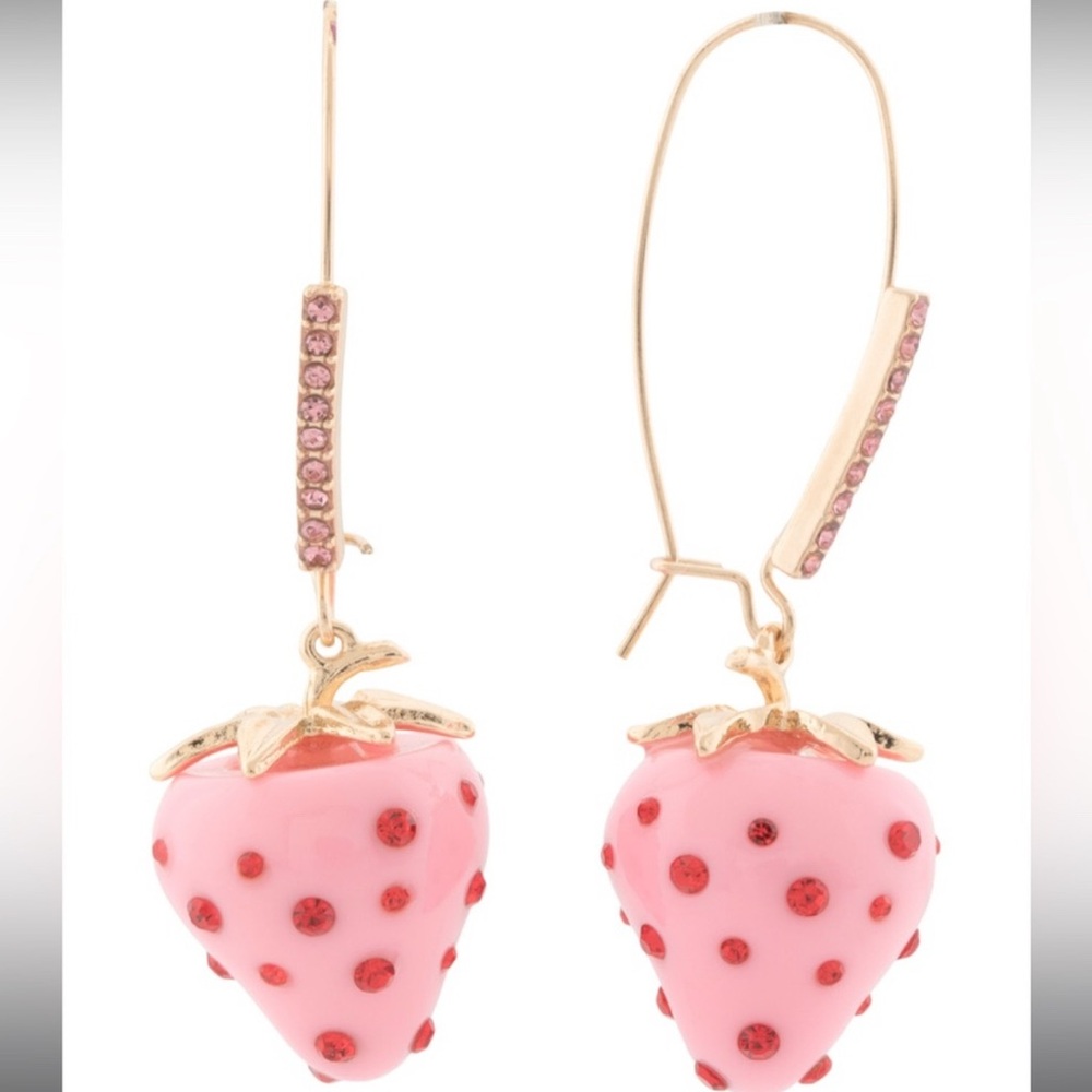 🍓🍓NWT Betsey Johnson Pink Strawberry Drop Earrings🍓🍓